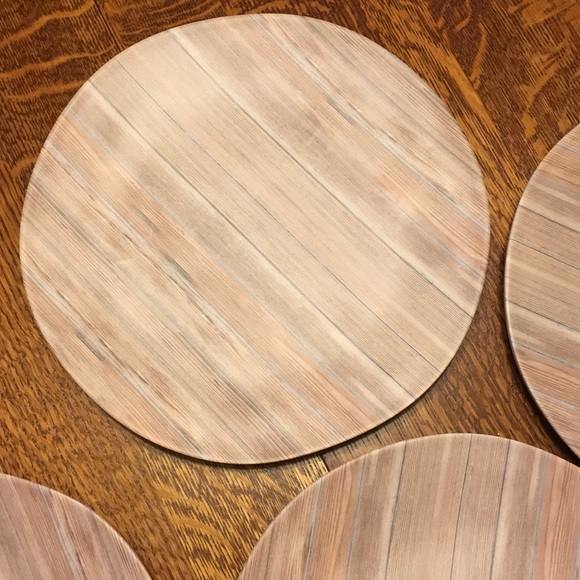 SOLD 5 wood grain melamine dinner plates - Picture 3 of 7